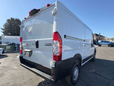 Used 2025 RAM ProMaster 2500 w/ Premium Convenience Group image 7