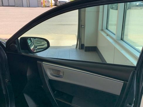 Used 2016 Toyota Corolla LE FWD image 19