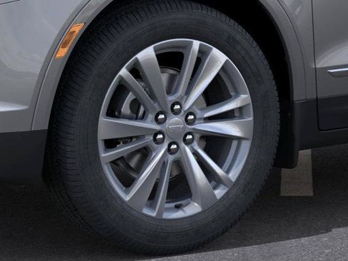 New 2025 Cadillac XT5 Premium Luxury w/ LPO, Floor Liner Package AWD/4WD image 9