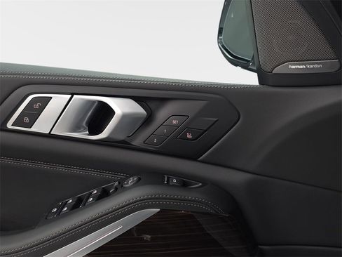 New 2026 BMW X5 xDrive50e w/ M Sport Package image 27