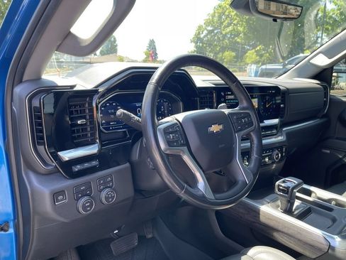 Used 2022 Chevrolet Silverado 1500 LTZ w/ LTZ Premium Package AWD/4WD image 10