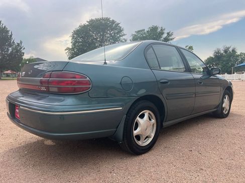 Used 1998 Oldsmobile Cutlass GLS FWD image 7