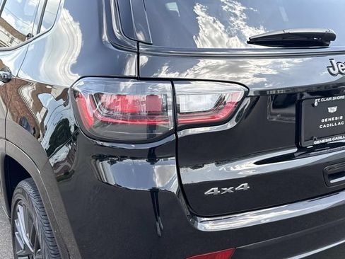 Used 2022 Jeep Compass High Altitude AWD/4WD image 39