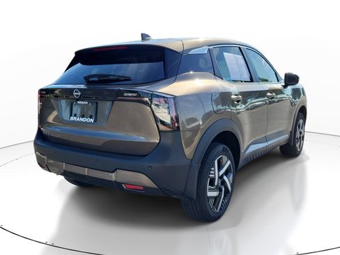 Certified 2025 Nissan Kicks SV FWD image 7