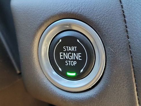 Used 2023 GMC Yukon SLT w/ SLT Luxury Package image 30