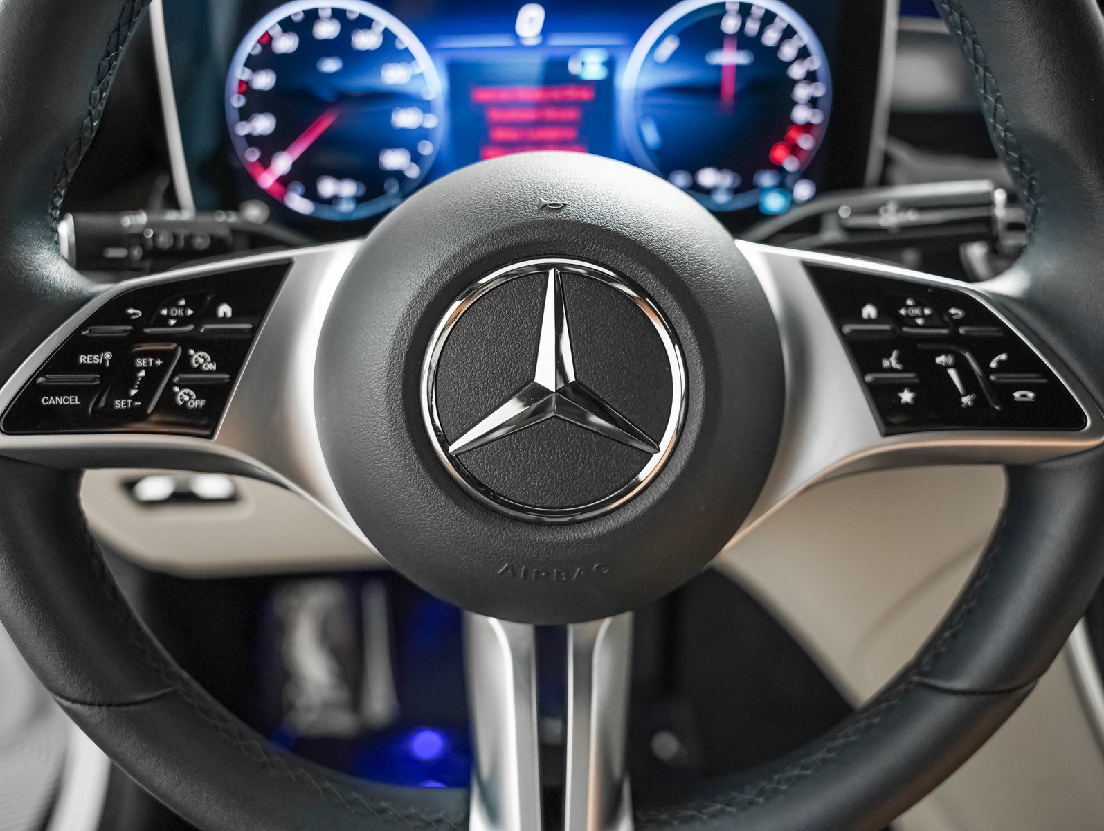Certified 2025 Mercedes-Benz GLC 350e 4MATIC image 16