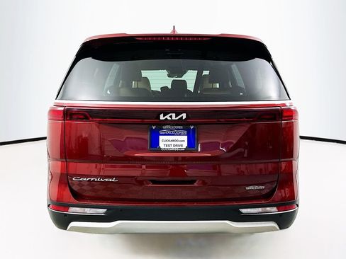 Used 2022 Kia Carnival EX FWD image 17