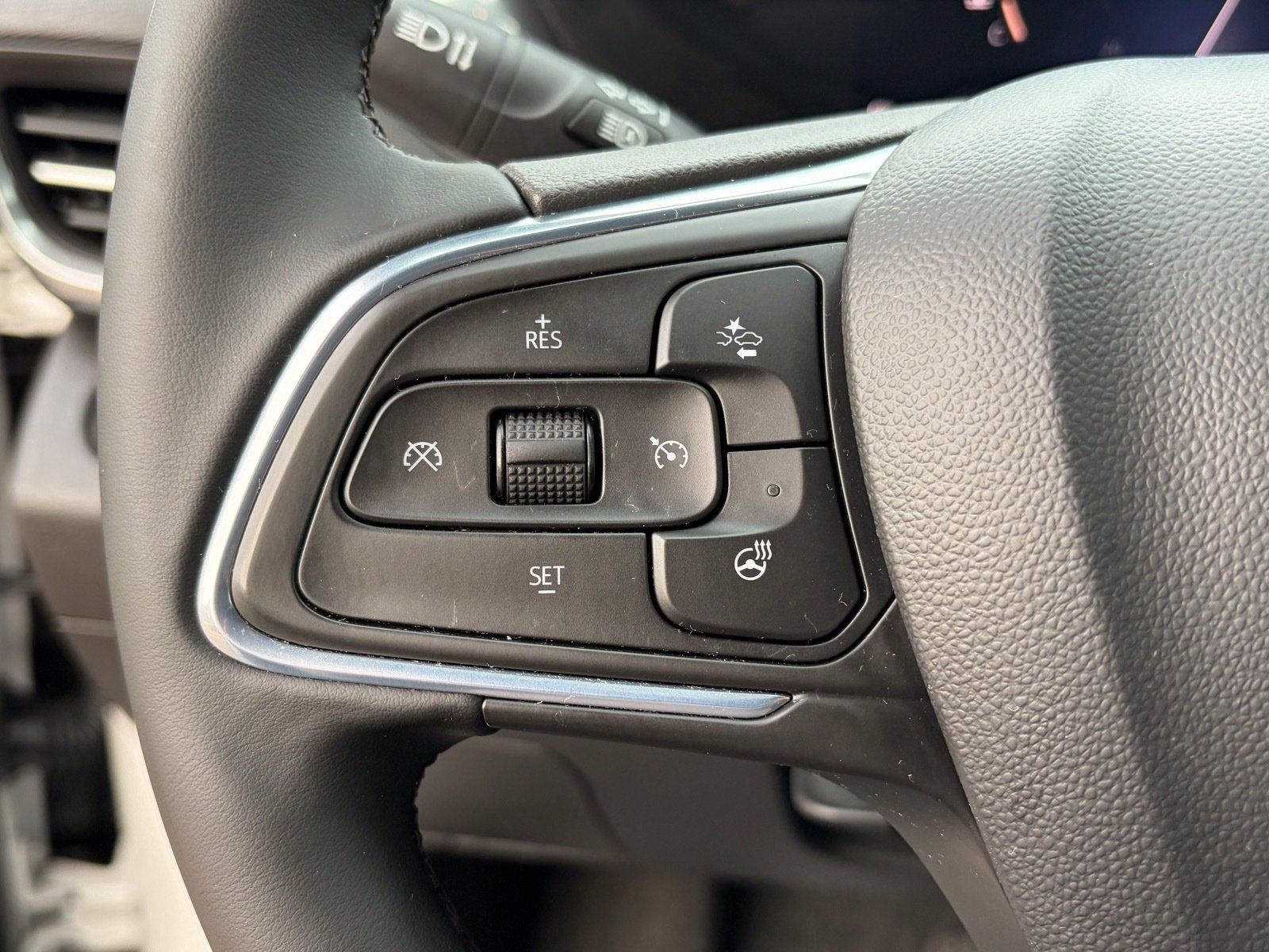 Used 2024 Buick Envista Preferred w/ Convenience I Package FWD image 23