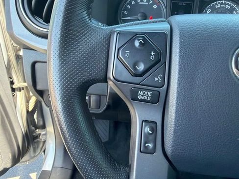 Used 2020 Toyota Tacoma TRD Off-Road w/ TRD Premium Off Road Package AWD/4WD image 26
