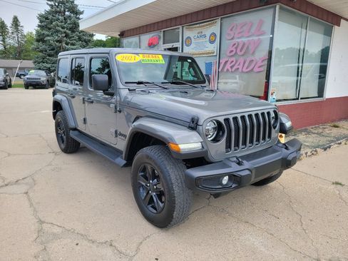 Used 2021 Jeep Wrangler Unlimited Sahara AWD/4WD image 3