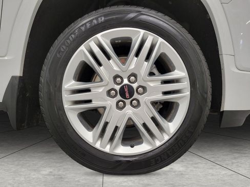 Used 2022 GMC Acadia Denali w/ Denali Ultimate Package image 4