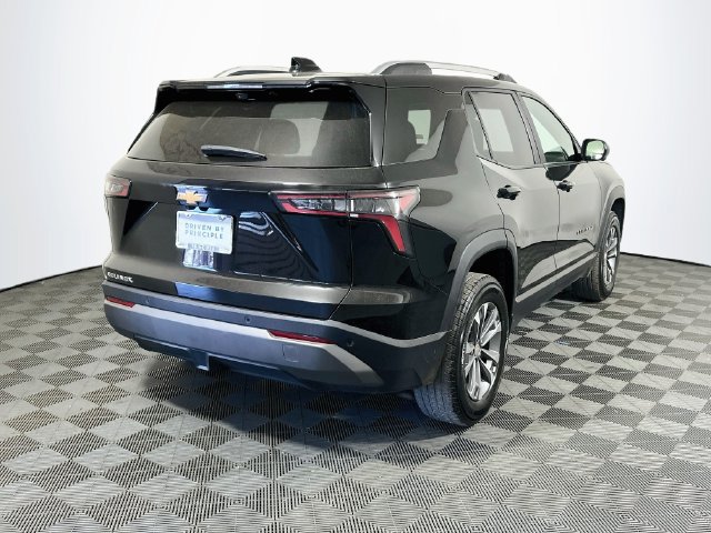 Used 2025 Chevrolet Equinox LT w/ Convenience Package II FWD image 8