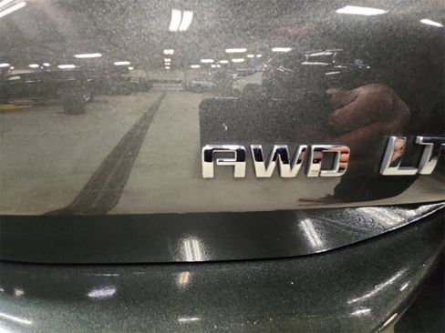 Used 2019 Chevrolet Equinox LT w/ Driver Convenience Package image 31