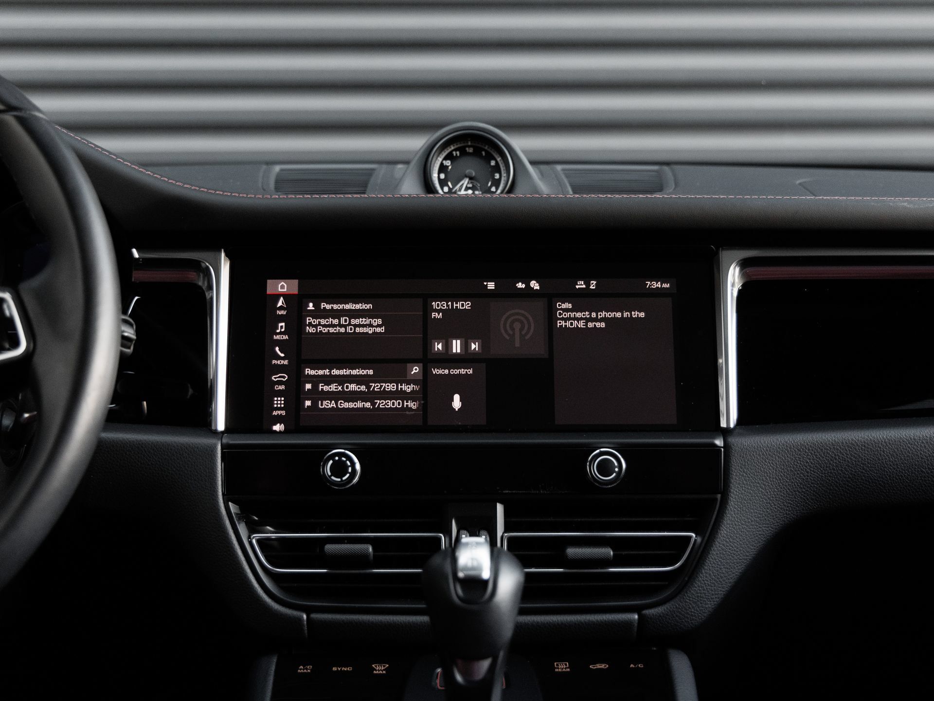 Certified 2026 Porsche Macan AWD/4WD image 21