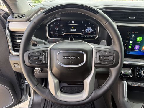 Used 2025 GMC Sierra 1500 Denali AWD/4WD image 18