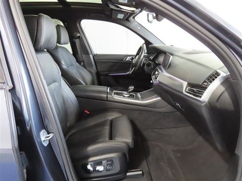 Used 2021 BMW X5 xDrive40i w/ Premium Enhanced Package AWD/4WD image 39
