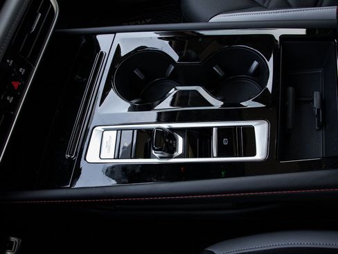 New 2026 Volkswagen Atlas Peak Edition AWD/4WD image 21