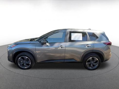 Used 2025 Nissan Rogue SV FWD image 9