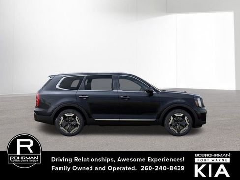 New 2025 Kia Telluride S image 9