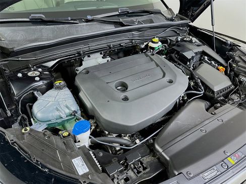 Used 2025 Volvo XC40 B5 Ultra w/ Protection Package image 26