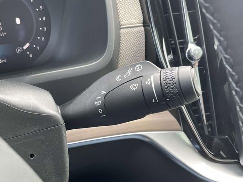 New 2026 Volvo XC90 B5 Core image 16