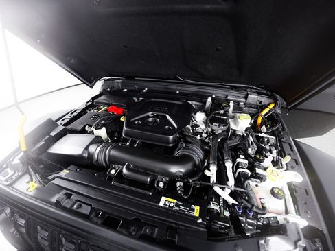 Used 2024 Jeep Wrangler Unlimited AWD/4WD image 15