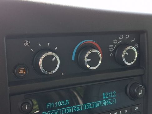 Used 2022 Chevrolet Express 2500 w/ Driver Convenience Package RWD image 18