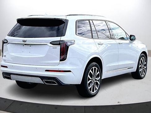 Used 2024 Cadillac XT6 Sport image 9