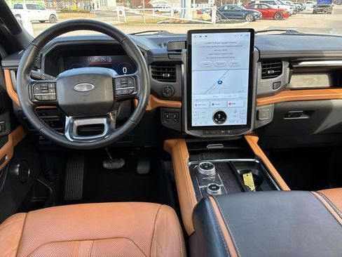 Used 2024 Ford Expedition Max Platinum image 13