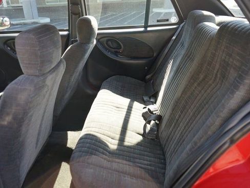 Used 1998 Pontiac Grand Am SE image 12