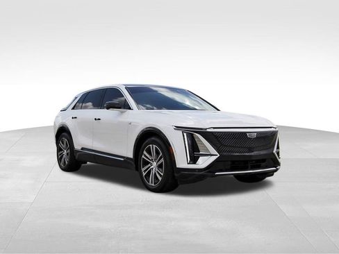 Certified 2025 Cadillac Lyriq Luxury RWD image 1