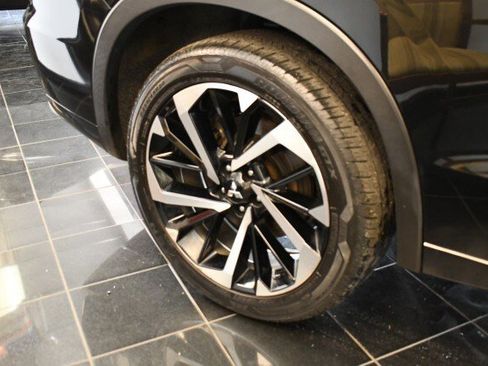 Used 2023 Mitsubishi Outlander SEL AWD/4WD image 16