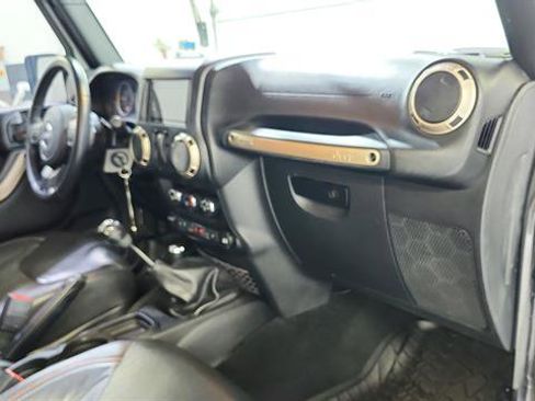 Used 2016 Jeep Wrangler Sahara image 21