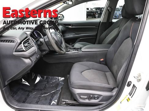 Used 2020 Toyota Camry LE image 14