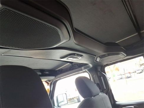 Used 2022 Jeep Wrangler Unlimited Sport image 15