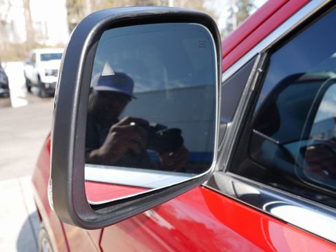 Used 2015 Jeep Grand Cherokee SRT w/ Luxury Group II image 39