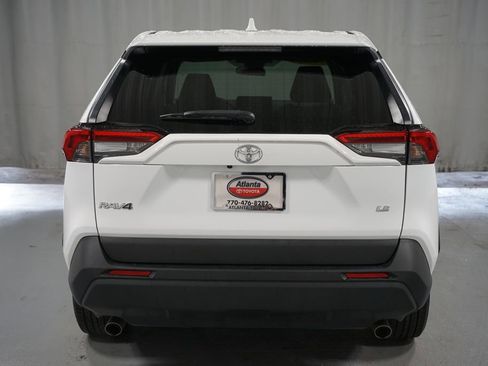 Used 2022 Toyota RAV4 LE image 7