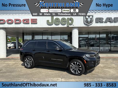 Used 2025 Jeep Grand Cherokee Overland w/ Luxury Tech Group IV AWD/4WD image 1
