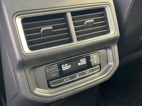 Used 2024 Volkswagen Atlas SE w/ Panoramic Sunroof Package image 21