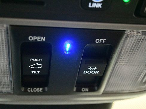 Used 2024 Honda Odyssey Elite image 62