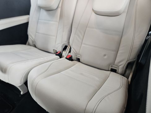Certified 2024 Mercedes-Benz GLS 450 4MATIC image 23