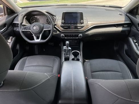Used 2023 Nissan Altima 2.5 SV FWD image 10