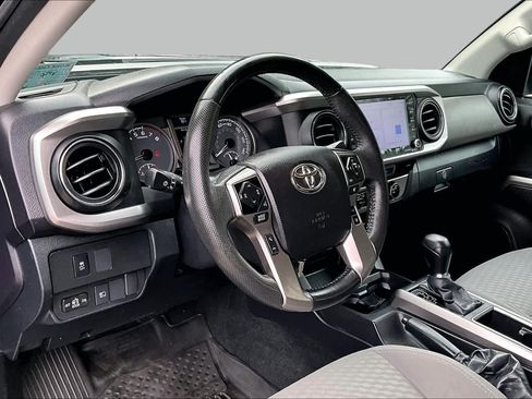 Certified 2022 Toyota Tacoma SR5 AWD/4WD image 16