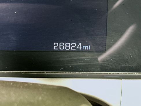 Used 2025 Chevrolet Trax LT FWD image 19