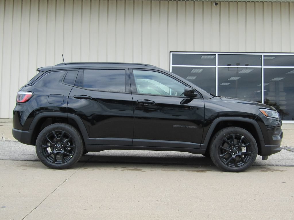 New 2026 Jeep Compass Latitude AWD/4WD image 2