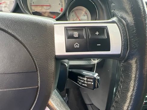 Used 2010 Dodge Challenger SE RWD image 21