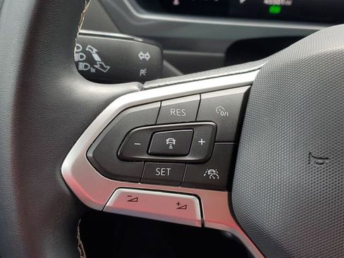 Used 2023 Volkswagen Tiguan SE w/ Panoramic Sunroof Package image 21