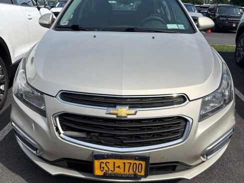 Used 2016 Chevrolet Cruze LT FWD image 1