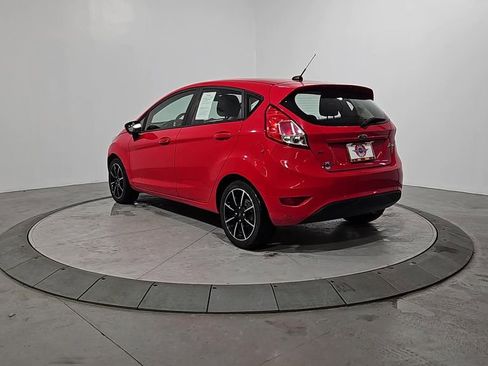 Used 2015 Ford Fiesta SE image 3