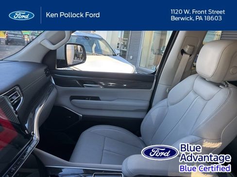 Used 2022 Jeep Wagoneer Series II image 29